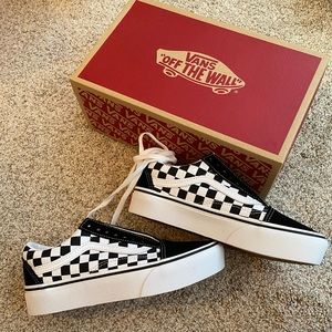 NIB VANS platform checkered sneakers